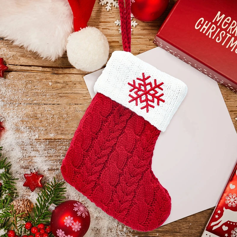 Calzini di Natale Maglia Fiocco di neve Lettera Calza Decorazione natalizia 2025 per la casa Ornamento dell'albero di Natale Regalo Navidad Natal 2026